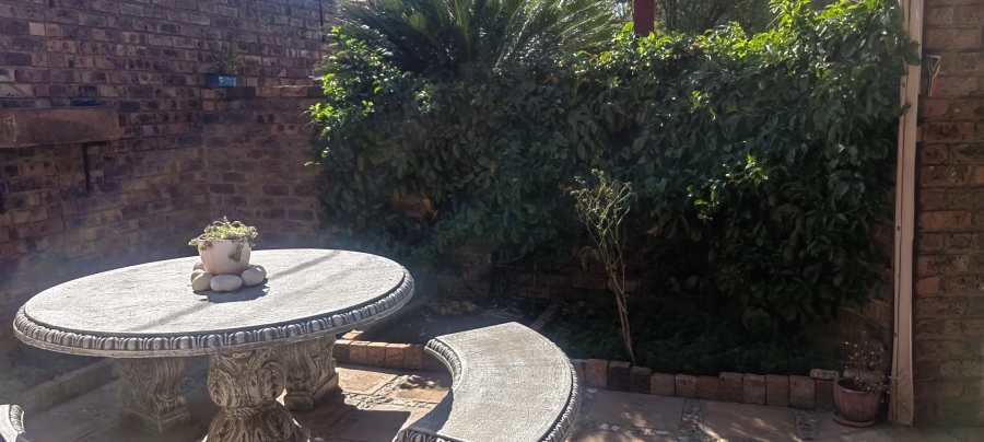 3 Bedroom Property for Sale in Bassonia Gauteng