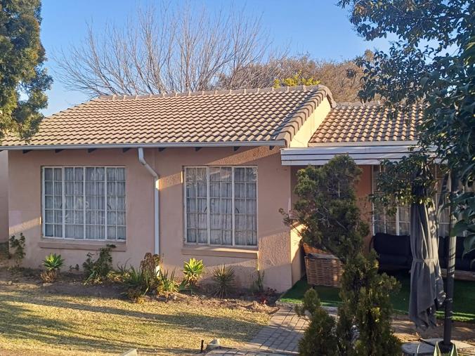 3 Bedroom Property for Sale in Country View Gauteng