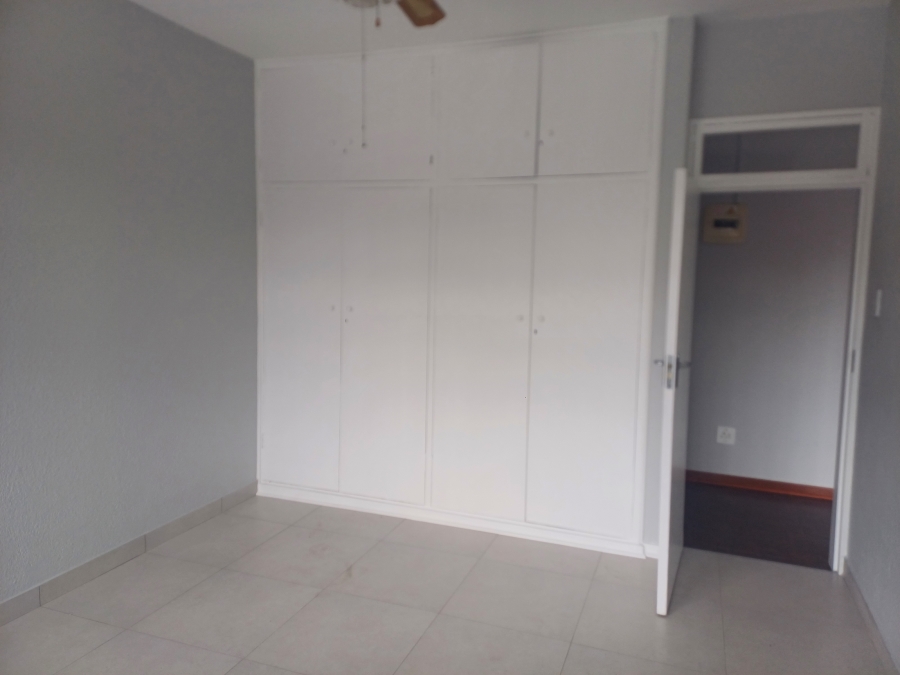 To Let 1 Bedroom Property for Rent in Linden Gauteng