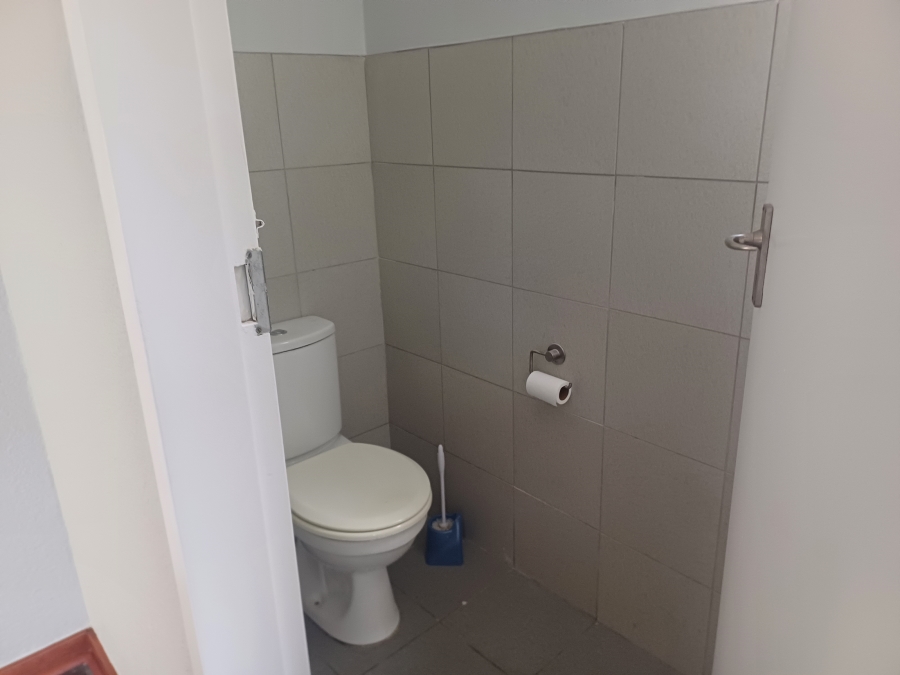 To Let 1 Bedroom Property for Rent in Linden Gauteng