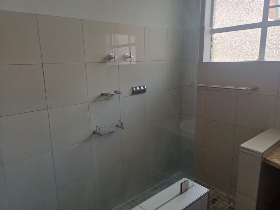 To Let 1 Bedroom Property for Rent in Linden Gauteng