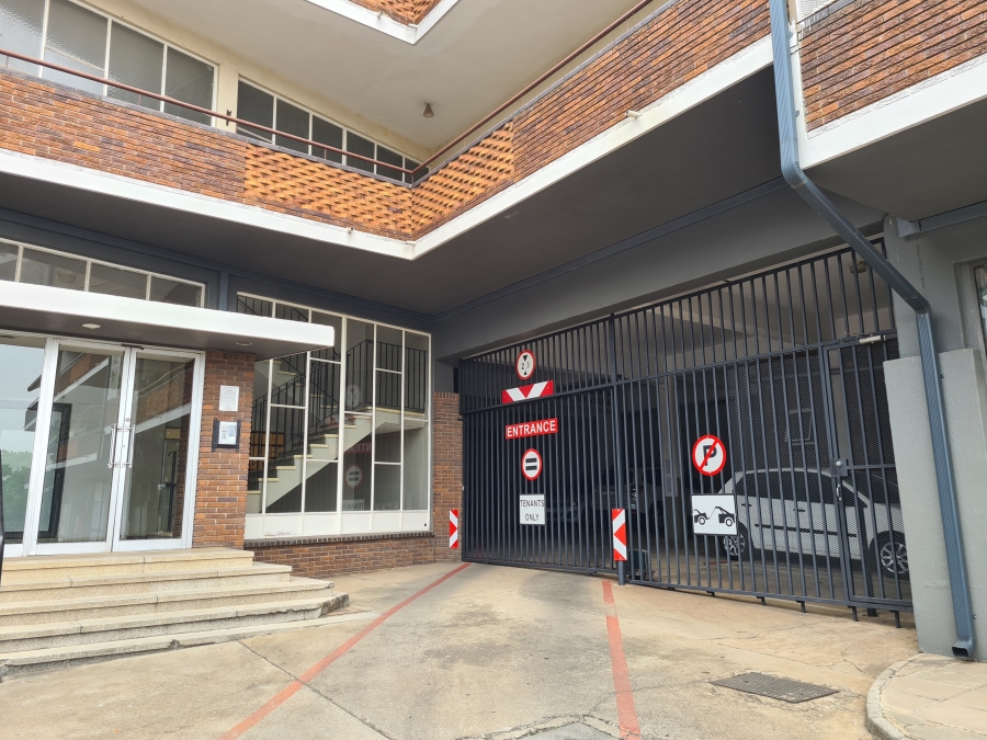 To Let 1 Bedroom Property for Rent in Linden Gauteng