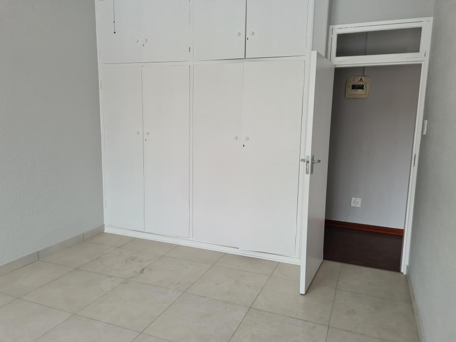 To Let 1 Bedroom Property for Rent in Linden Gauteng