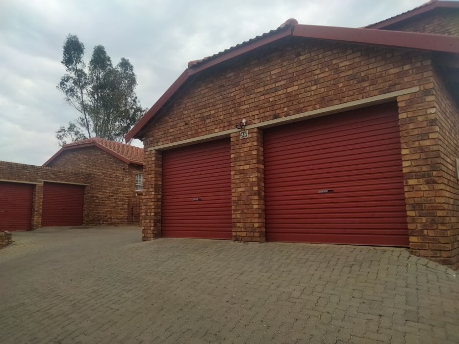 3 Bedroom Property for Sale in Wilgeheuwel Gauteng