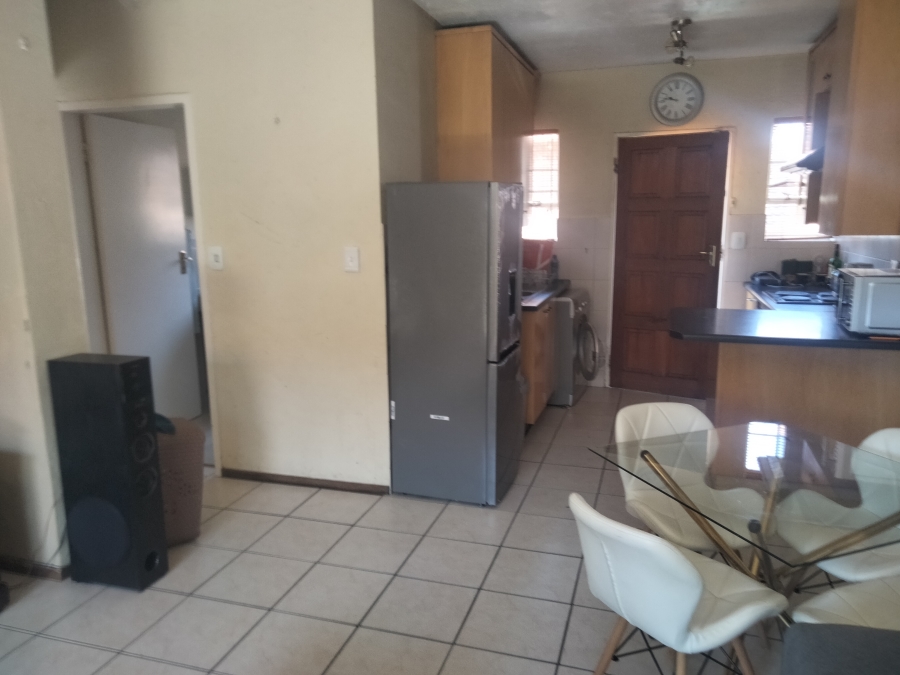 3 Bedroom Property for Sale in Wilgeheuwel Gauteng
