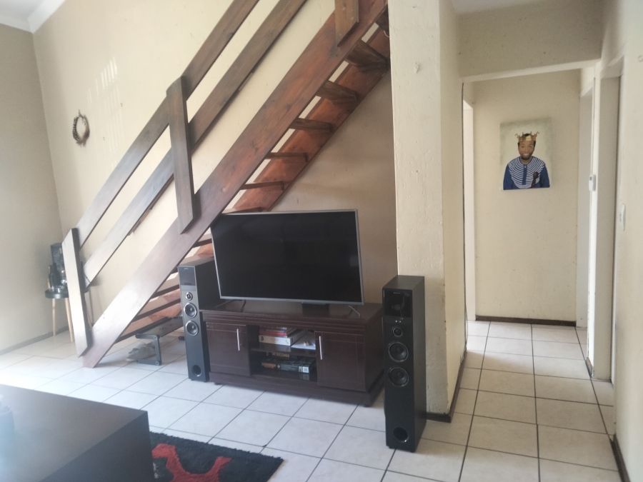 3 Bedroom Property for Sale in Wilgeheuwel Gauteng