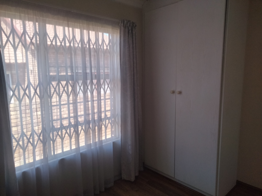 3 Bedroom Property for Sale in Wilgeheuwel Gauteng
