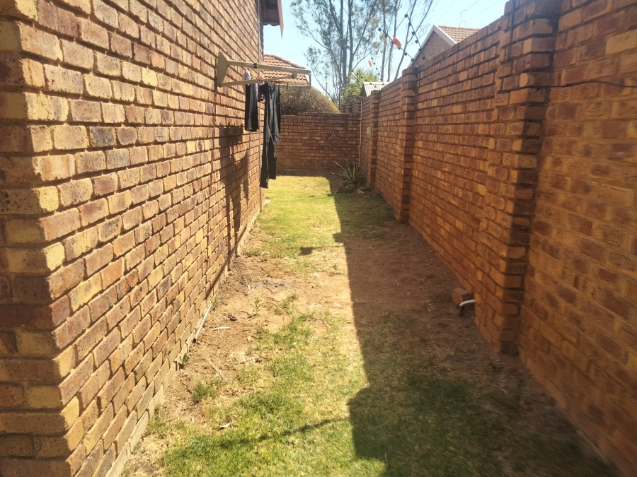 3 Bedroom Property for Sale in Wilgeheuwel Gauteng