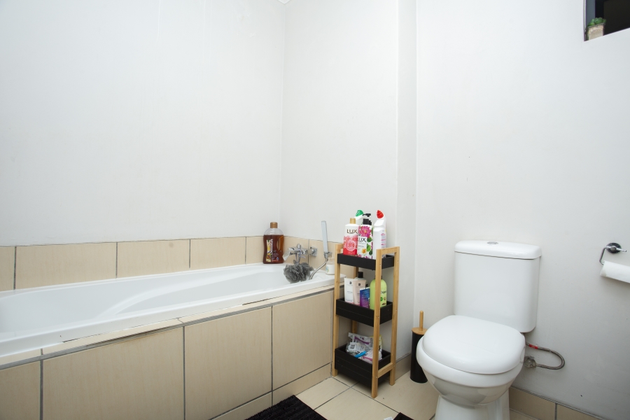 1 Bedroom Property for Sale in Halfway Gardens Gauteng