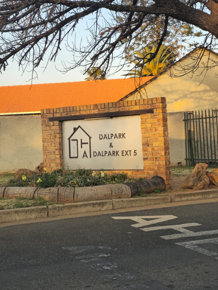 To Let 4 Bedroom Property for Rent in Dalpark Gauteng
