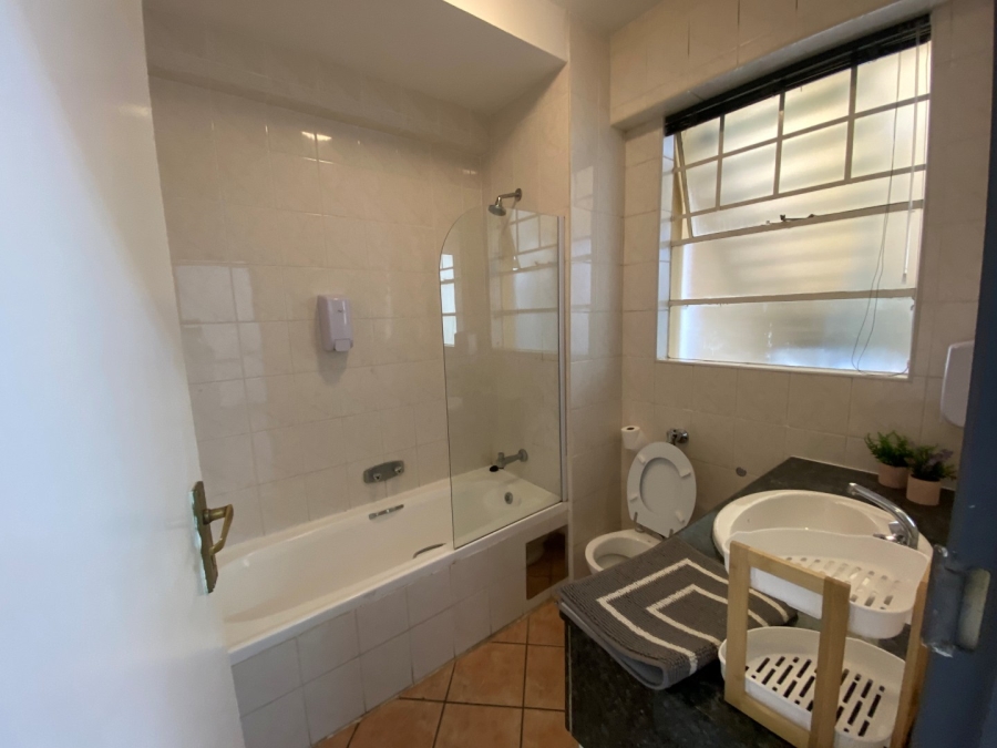 To Let 1 Bedroom Property for Rent in Rosebank Gauteng