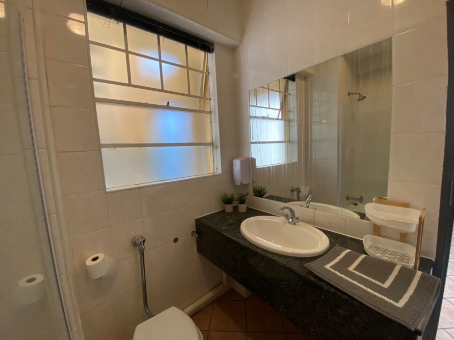 To Let 1 Bedroom Property for Rent in Rosebank Gauteng