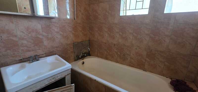 4 Bedroom Property for Sale in Vanderbijlpark CE 2 Gauteng