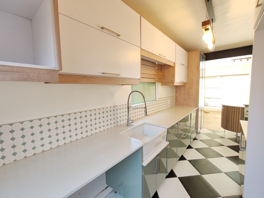 To Let 3 Bedroom Property for Rent in Faerie Glen Gauteng