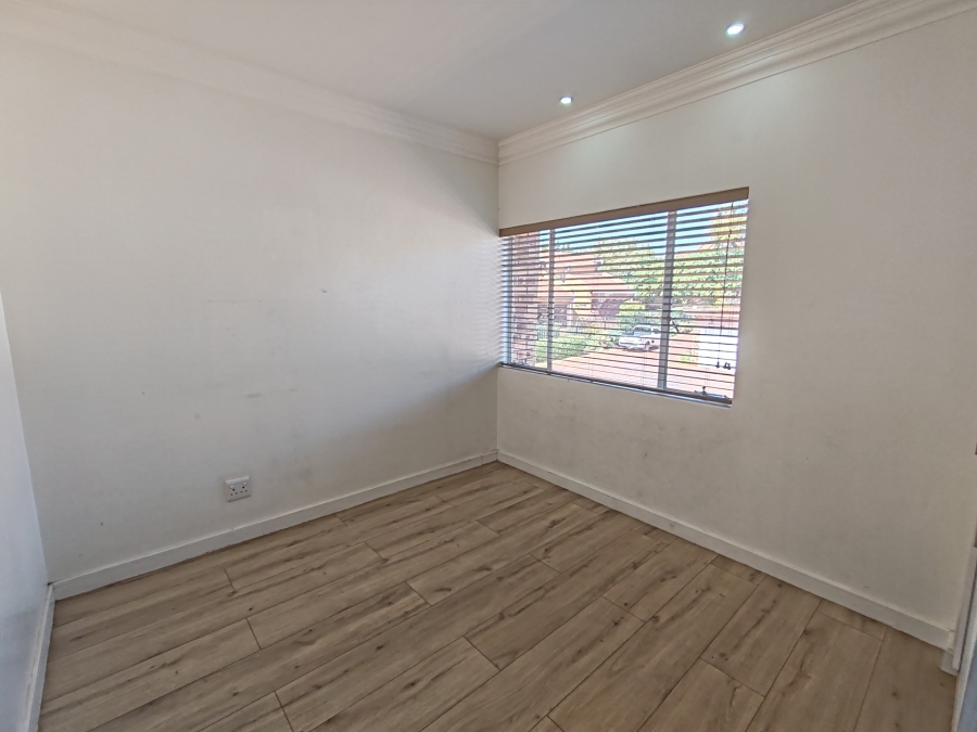 To Let 3 Bedroom Property for Rent in Faerie Glen Gauteng