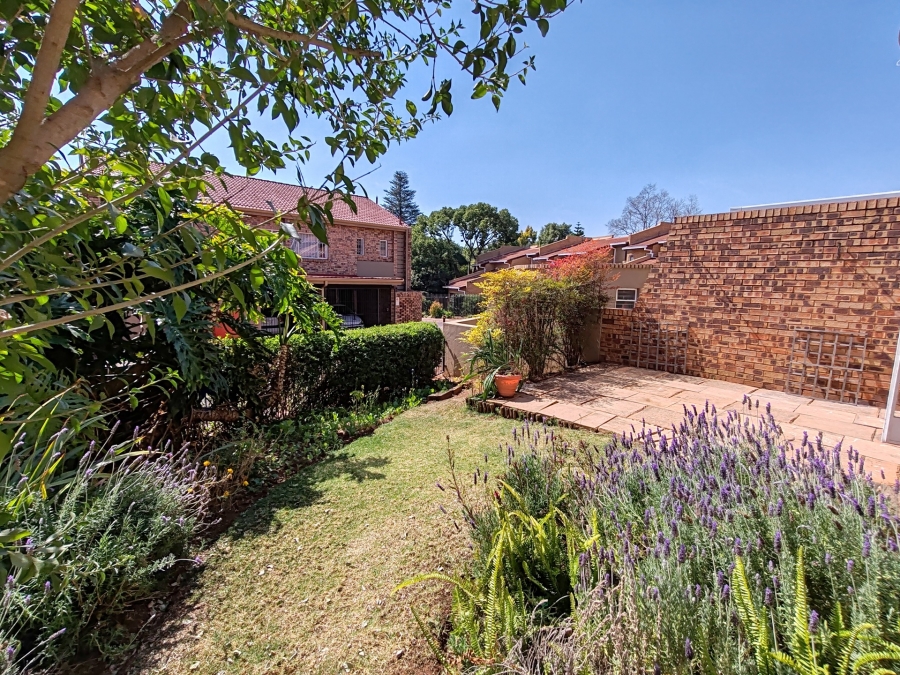 To Let 3 Bedroom Property for Rent in Faerie Glen Gauteng