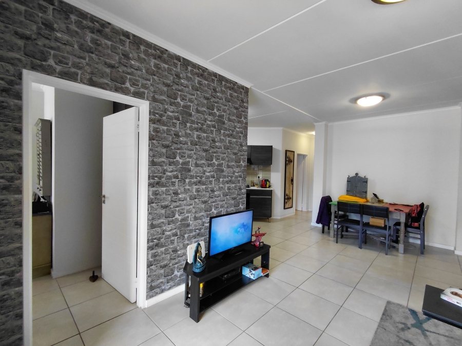 To Let 3 Bedroom Property for Rent in Modderfontein Gauteng