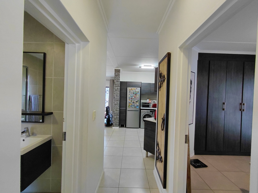 To Let 3 Bedroom Property for Rent in Modderfontein Gauteng