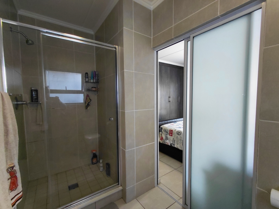To Let 3 Bedroom Property for Rent in Modderfontein Gauteng