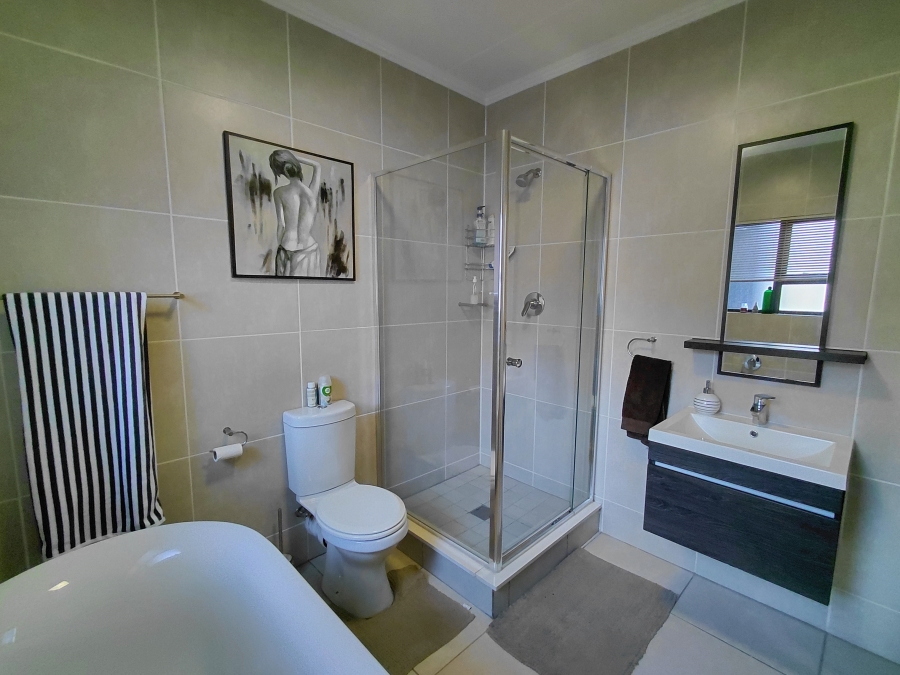 To Let 3 Bedroom Property for Rent in Modderfontein Gauteng
