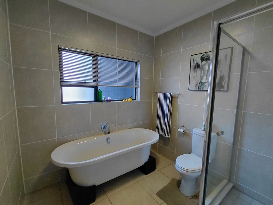 To Let 3 Bedroom Property for Rent in Modderfontein Gauteng