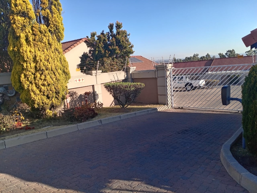 To Let 2 Bedroom Property for Rent in Halfway Gardens Gauteng