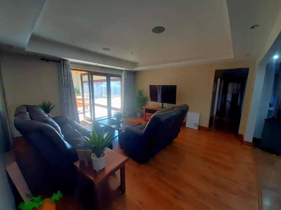 4 Bedroom Property for Sale in Eldoraigne Gauteng