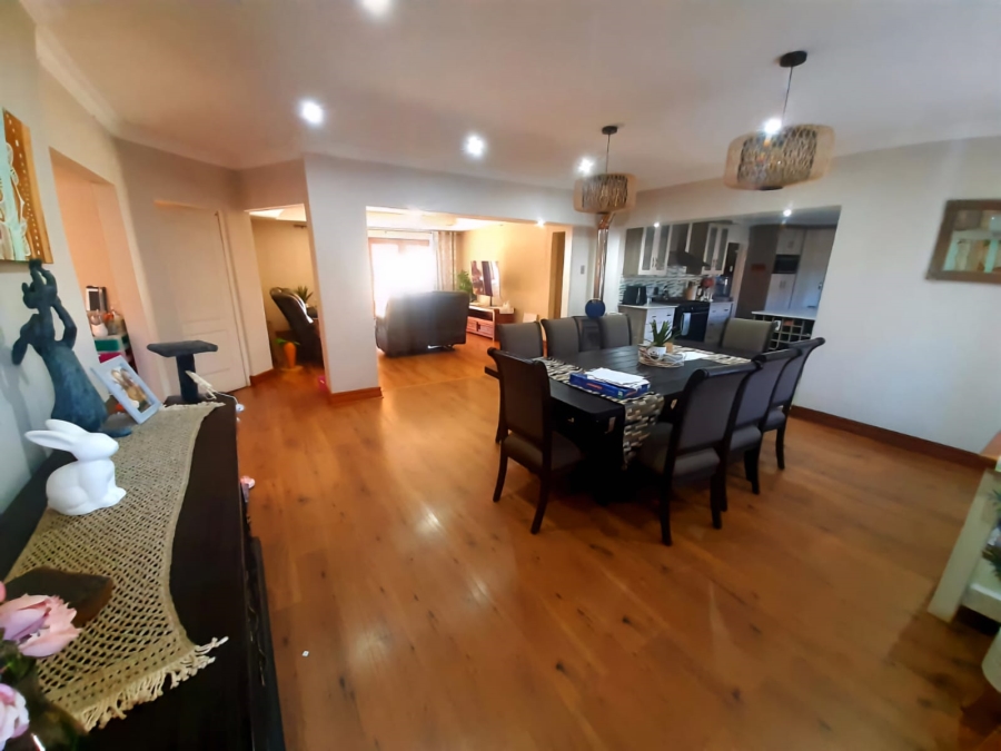 4 Bedroom Property for Sale in Eldoraigne Gauteng