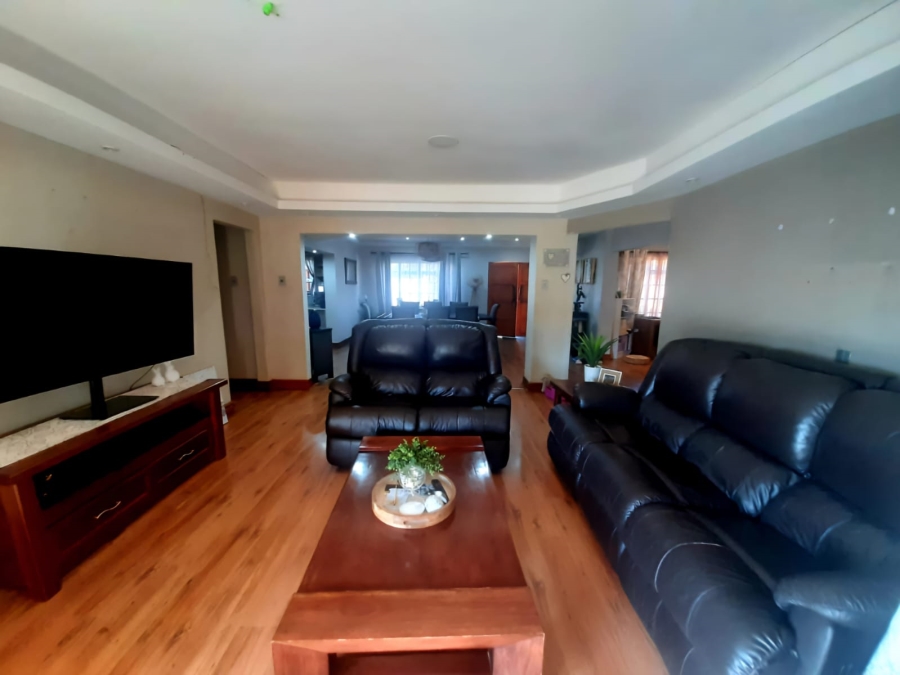 4 Bedroom Property for Sale in Eldoraigne Gauteng