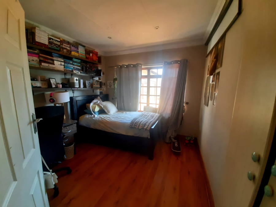 4 Bedroom Property for Sale in Eldoraigne Gauteng