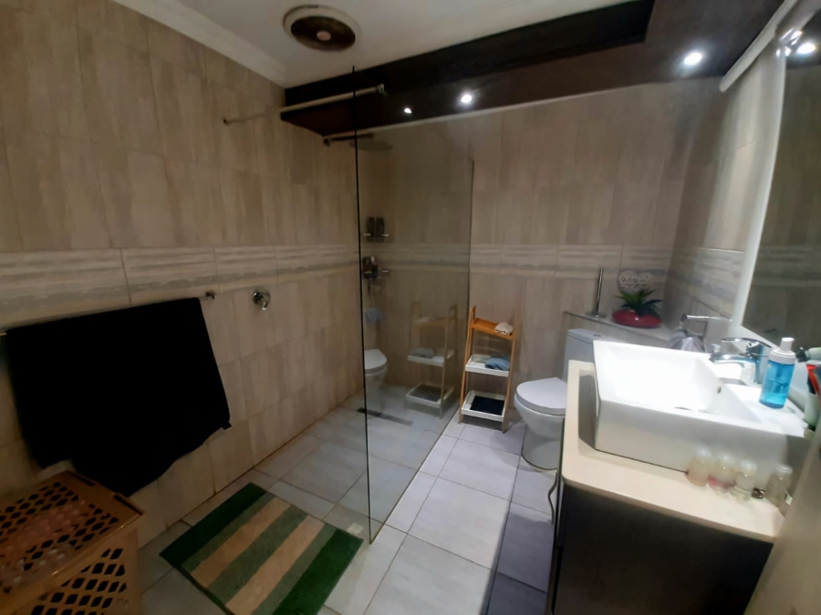 4 Bedroom Property for Sale in Eldoraigne Gauteng