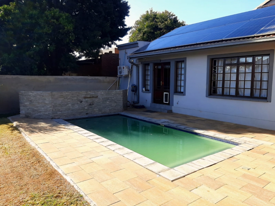 4 Bedroom Property for Sale in Eldoraigne Gauteng