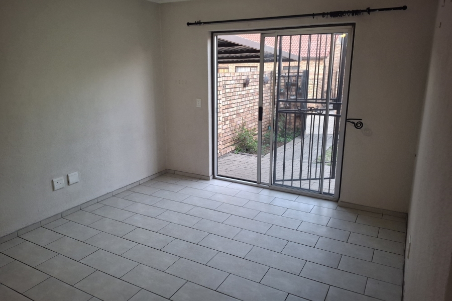 To Let 2 Bedroom Property for Rent in Equestria Gauteng