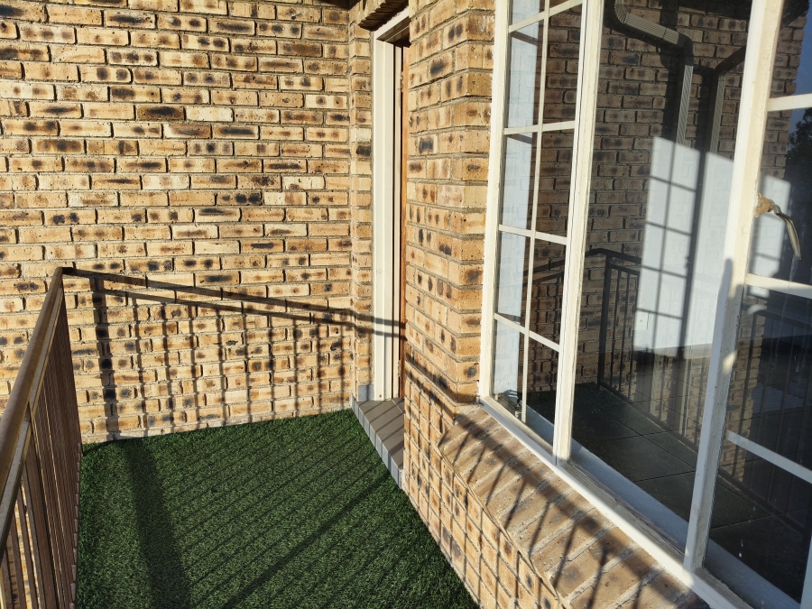 To Let 2 Bedroom Property for Rent in Terenure Gauteng