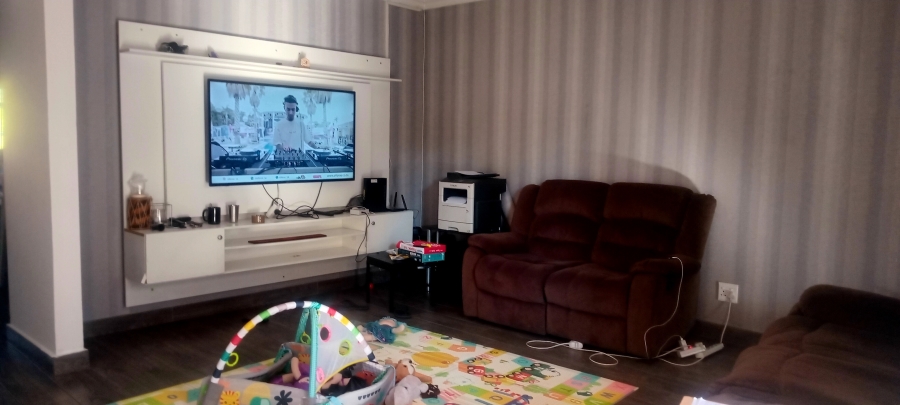 To Let 2 Bedroom Property for Rent in Halfway Gardens Gauteng