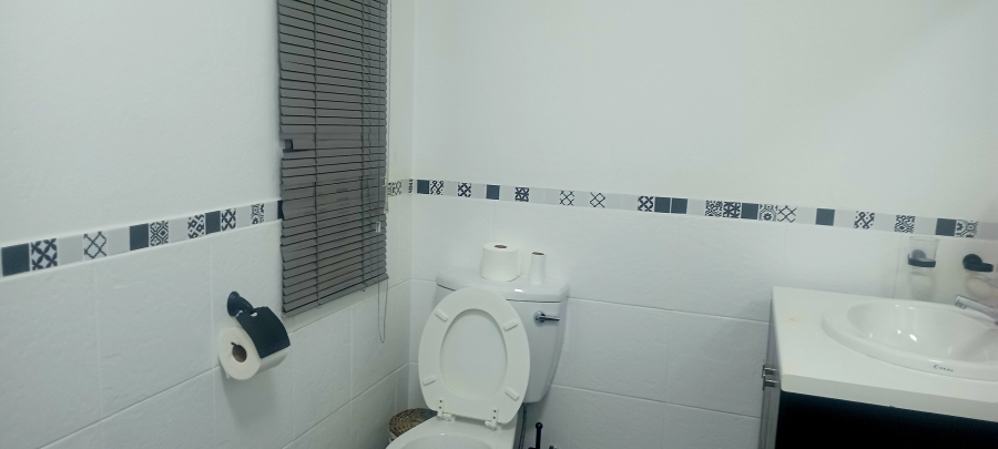 To Let 2 Bedroom Property for Rent in Halfway Gardens Gauteng