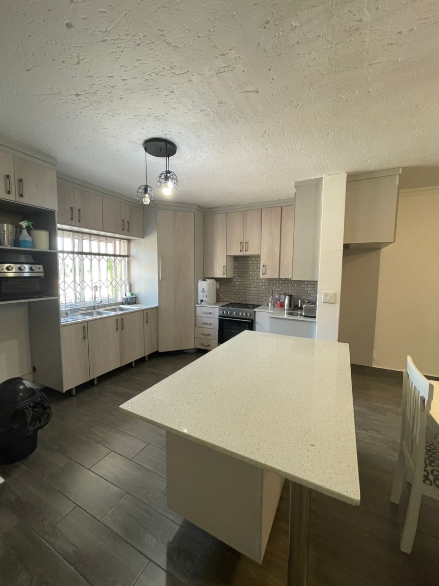 To Let 2 Bedroom Property for Rent in Halfway Gardens Gauteng