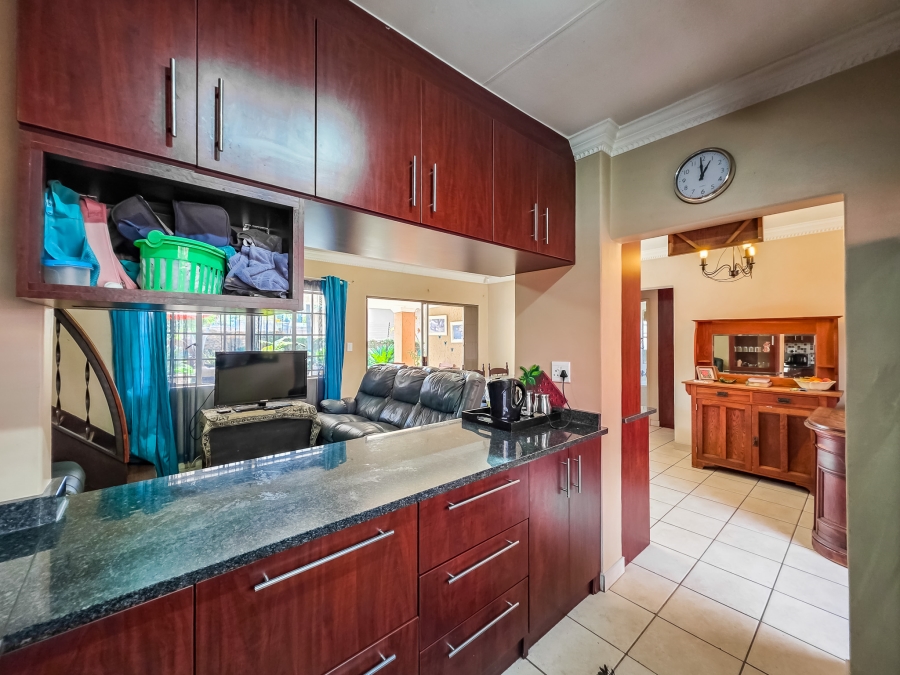4 Bedroom Property for Sale in Garsfontein Gauteng