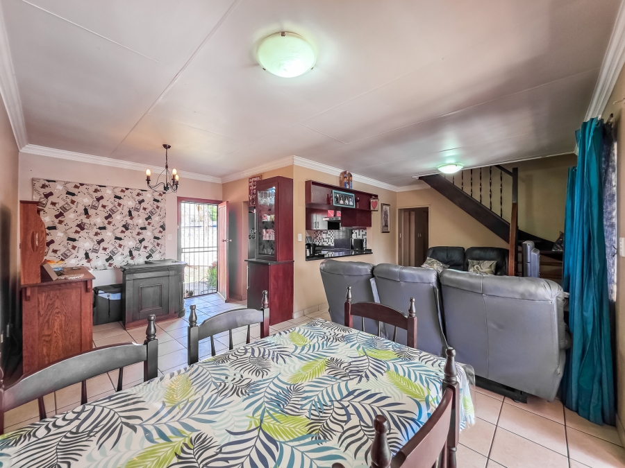 4 Bedroom Property for Sale in Garsfontein Gauteng