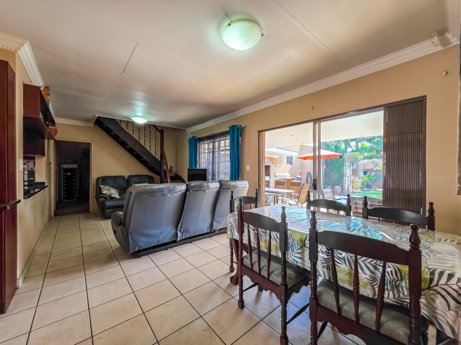 4 Bedroom Property for Sale in Garsfontein Gauteng