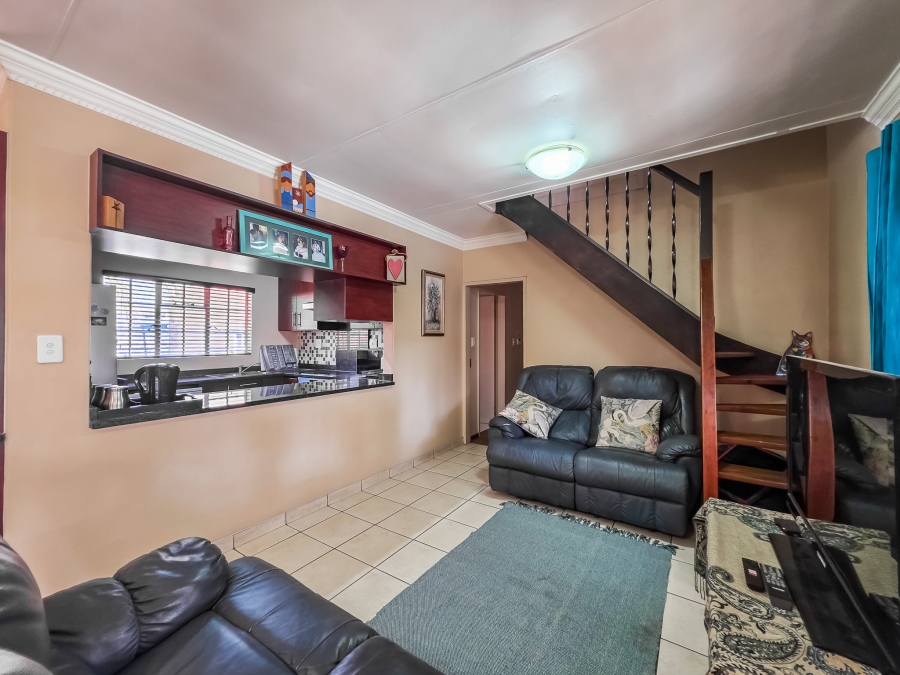 4 Bedroom Property for Sale in Garsfontein Gauteng