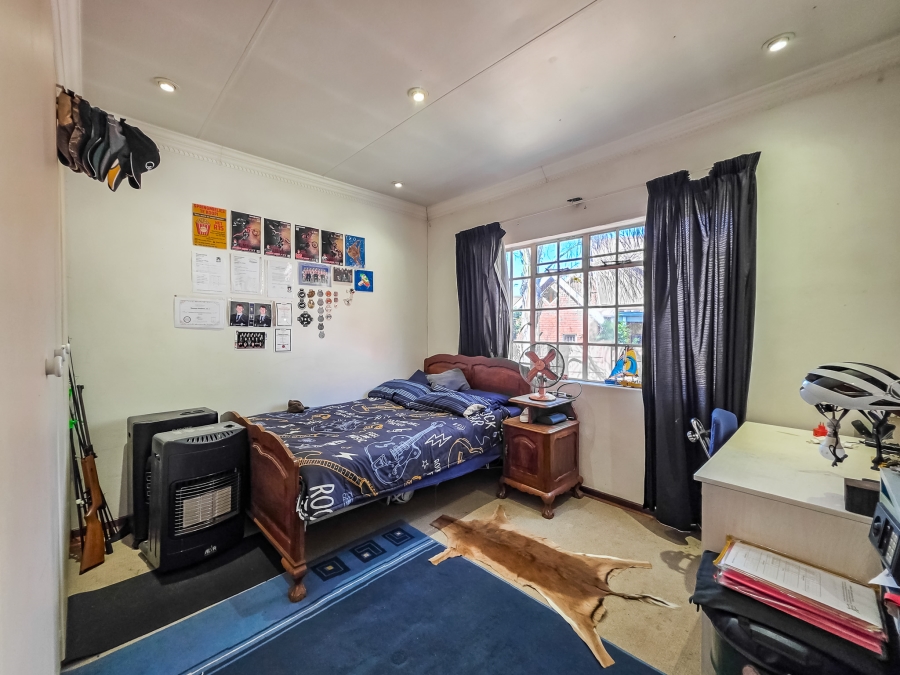 4 Bedroom Property for Sale in Garsfontein Gauteng