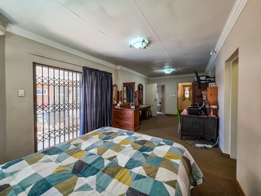4 Bedroom Property for Sale in Garsfontein Gauteng