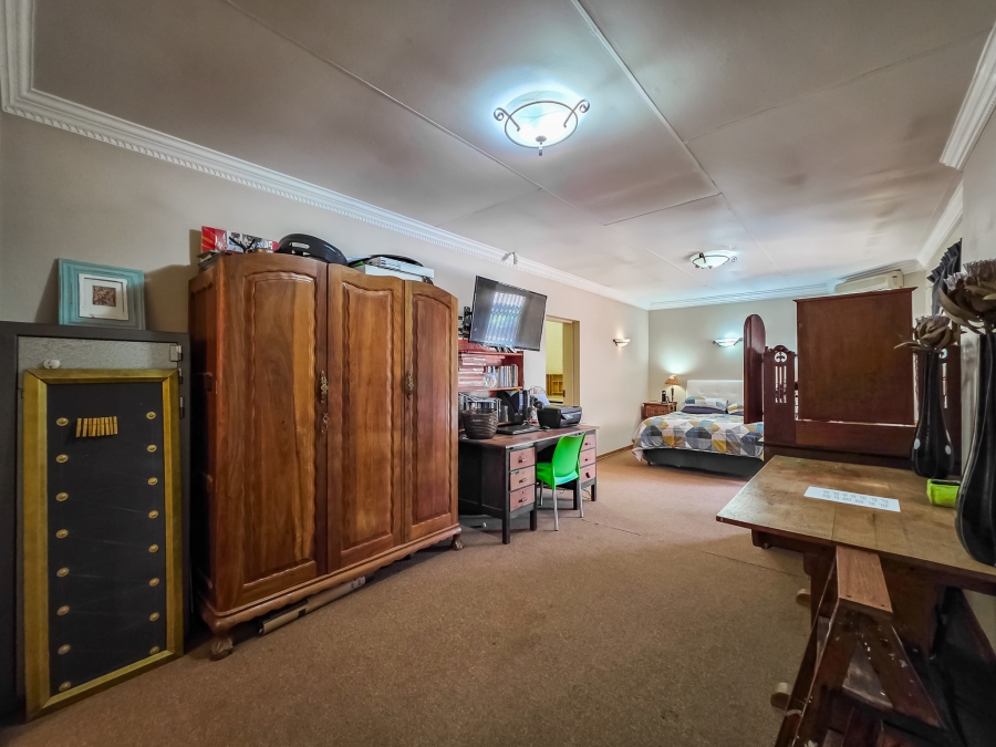 4 Bedroom Property for Sale in Garsfontein Gauteng