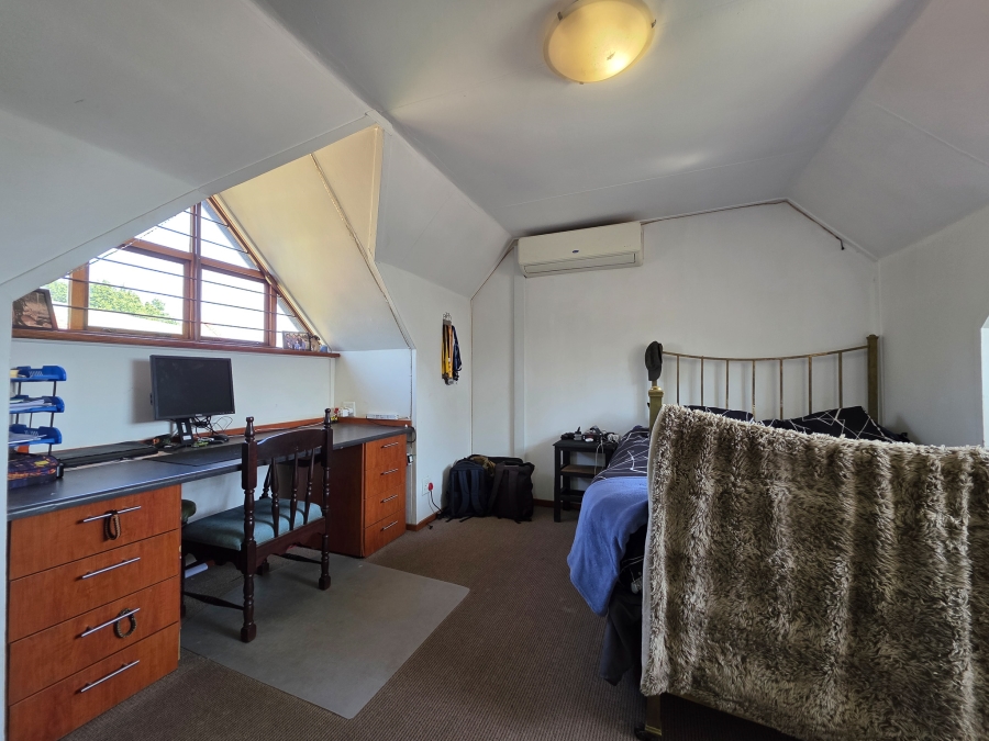 4 Bedroom Property for Sale in Garsfontein Gauteng