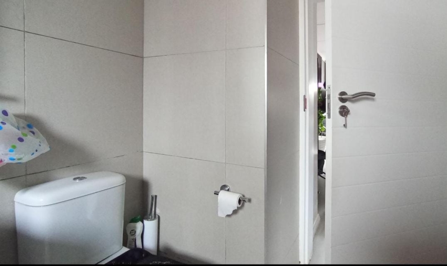 3 Bedroom Property for Sale in Erand Gardens Gauteng