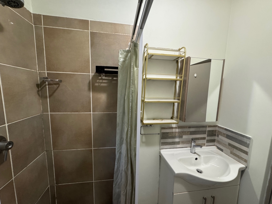 To Let 2 Bedroom Property for Rent in Bryanston East Gauteng