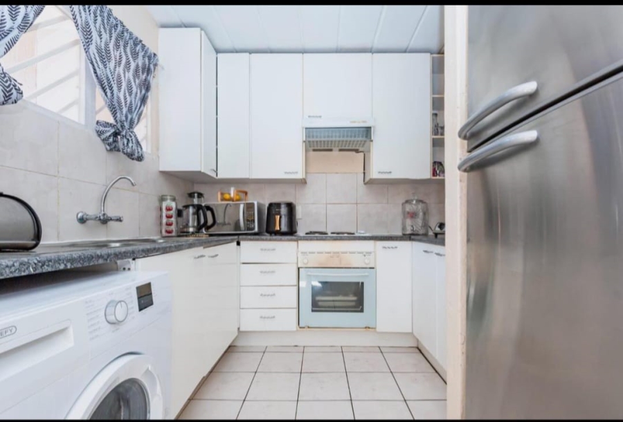 2 Bedroom Property for Sale in Oakdene Gauteng