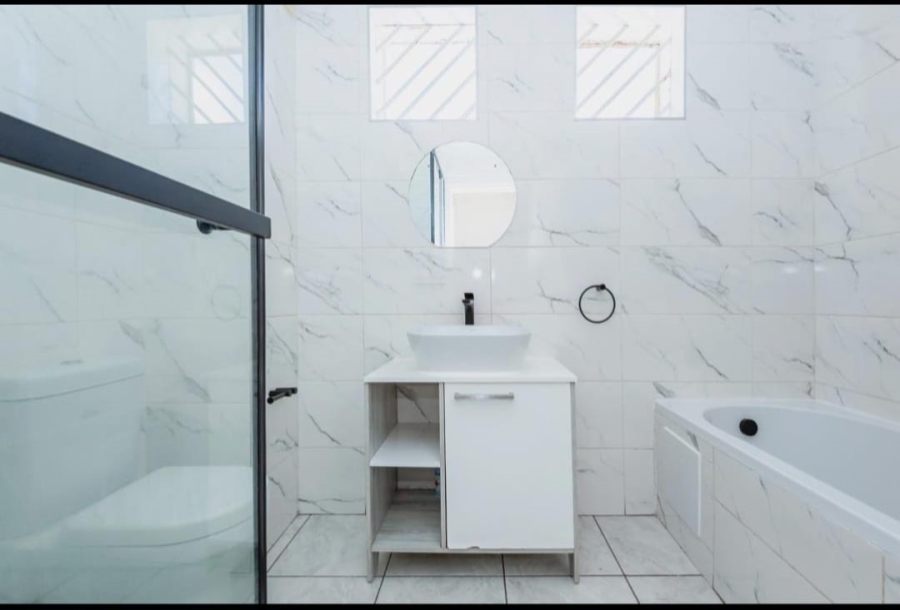 2 Bedroom Property for Sale in Oakdene Gauteng