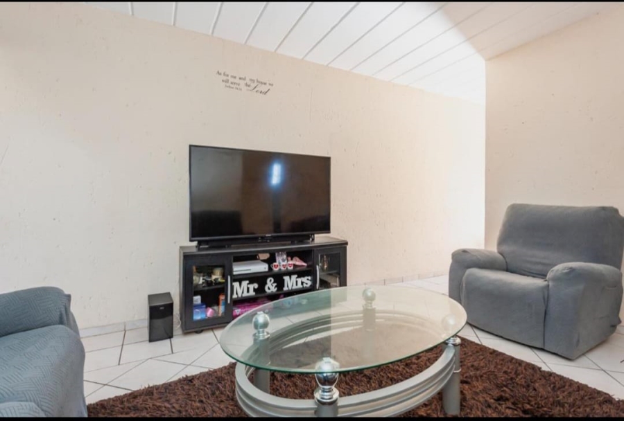 2 Bedroom Property for Sale in Oakdene Gauteng
